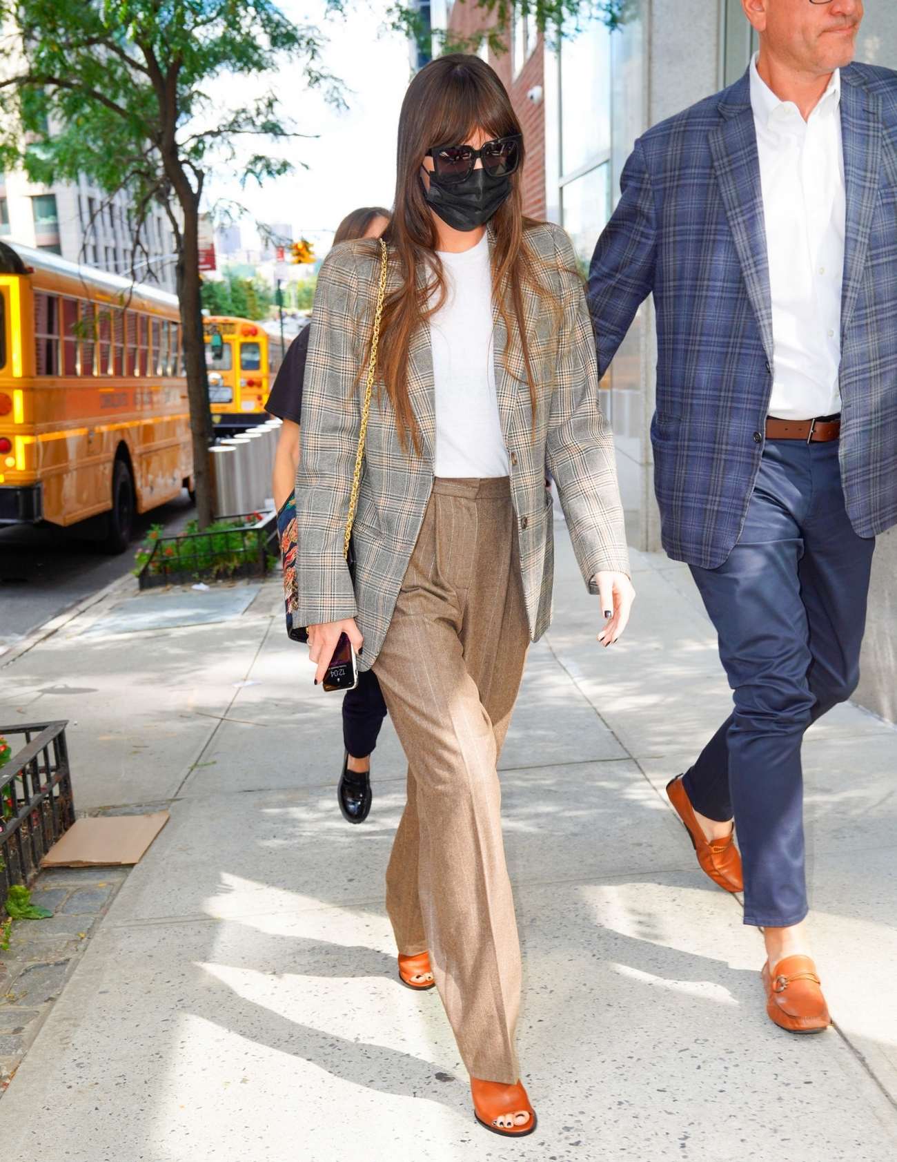 Dakota_Johnson_out_in_New_York_93021_03.jpg Dakota_Johnson_out_in_New_York_93021_03.jpg