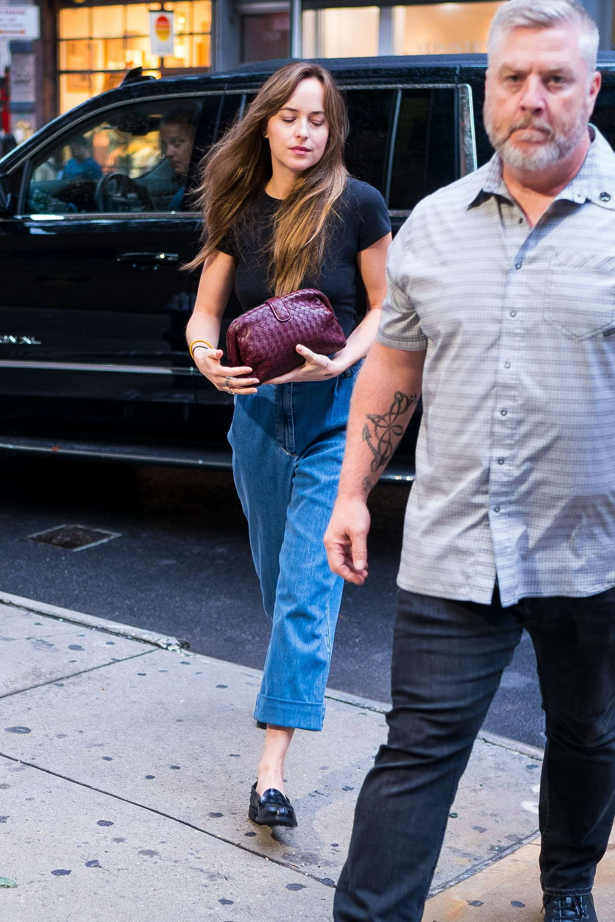 Goes_shopping_at_Love2C_Adorned_in_New_York_City_-_July_1700002.jpg Goes_shopping_at_Love2C_Adorned_in_New_York_City_-_July_1700002.jpg