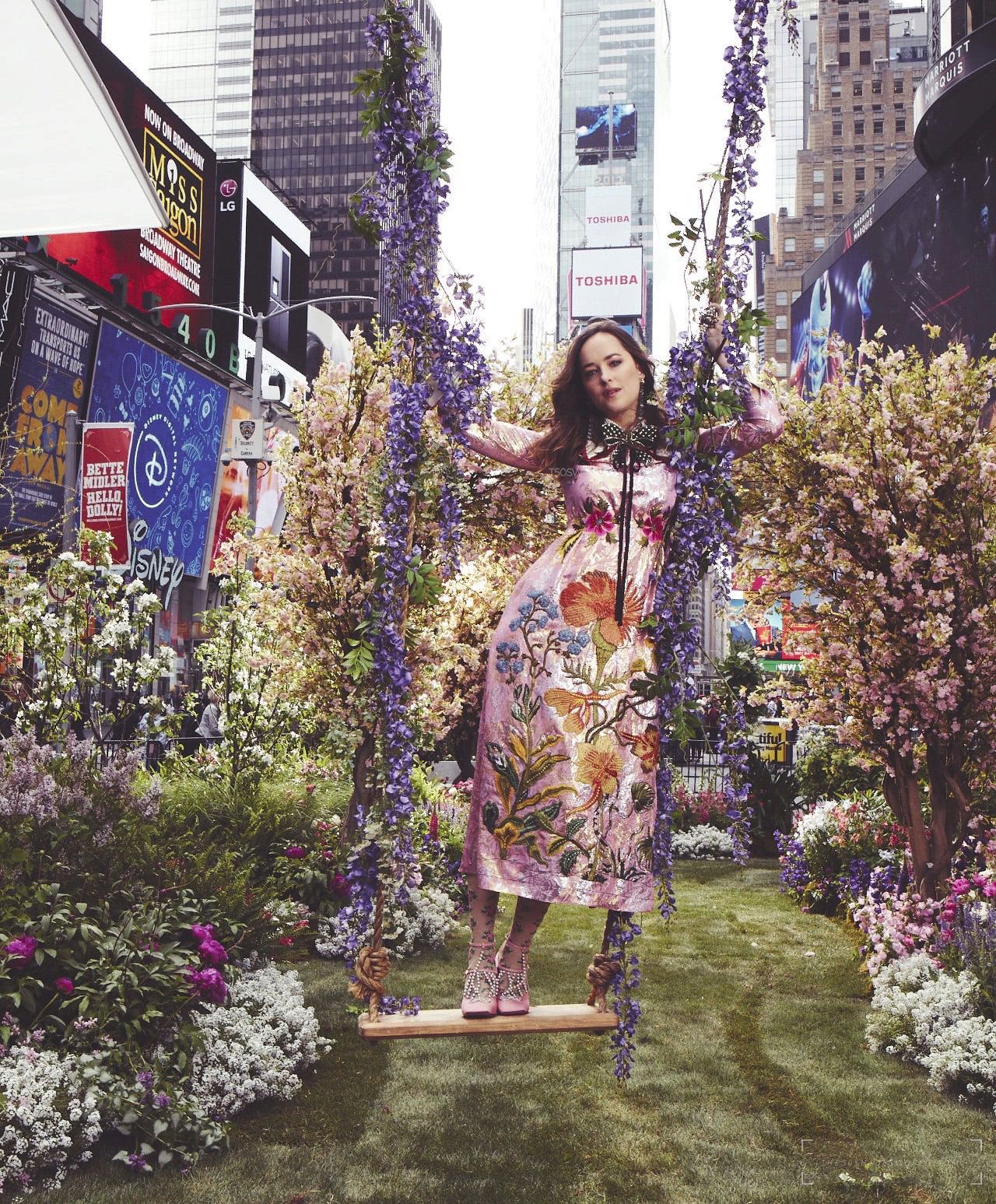 Harper_s_Bazaar_-_02.jpg Harper_s_Bazaar_-_02.jpg