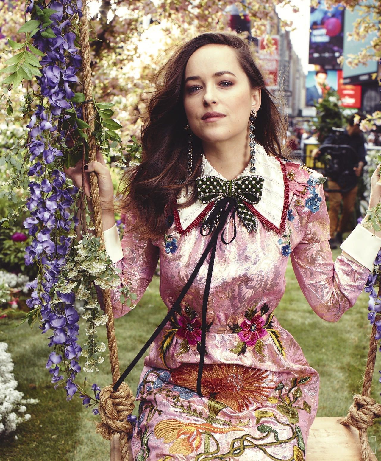 Harper_s_Bazaar_-_06.jpg