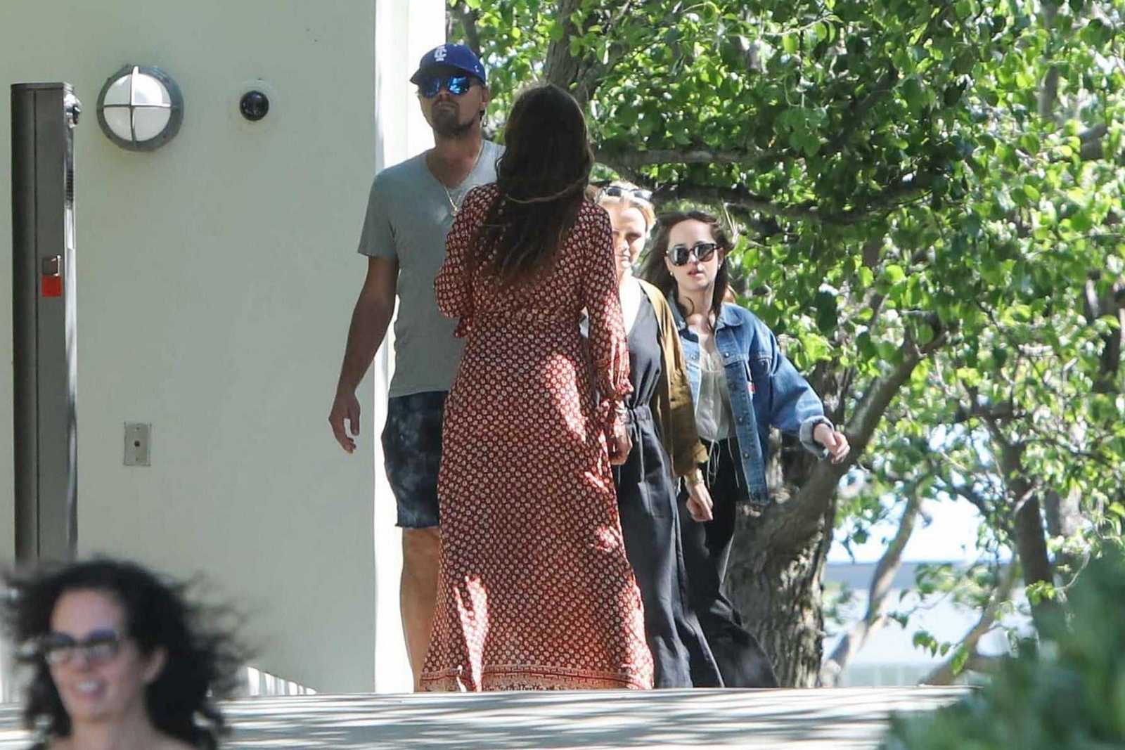 In_Malibu_with_Leonardo_DiCaprio_on_May_13-04.jpg