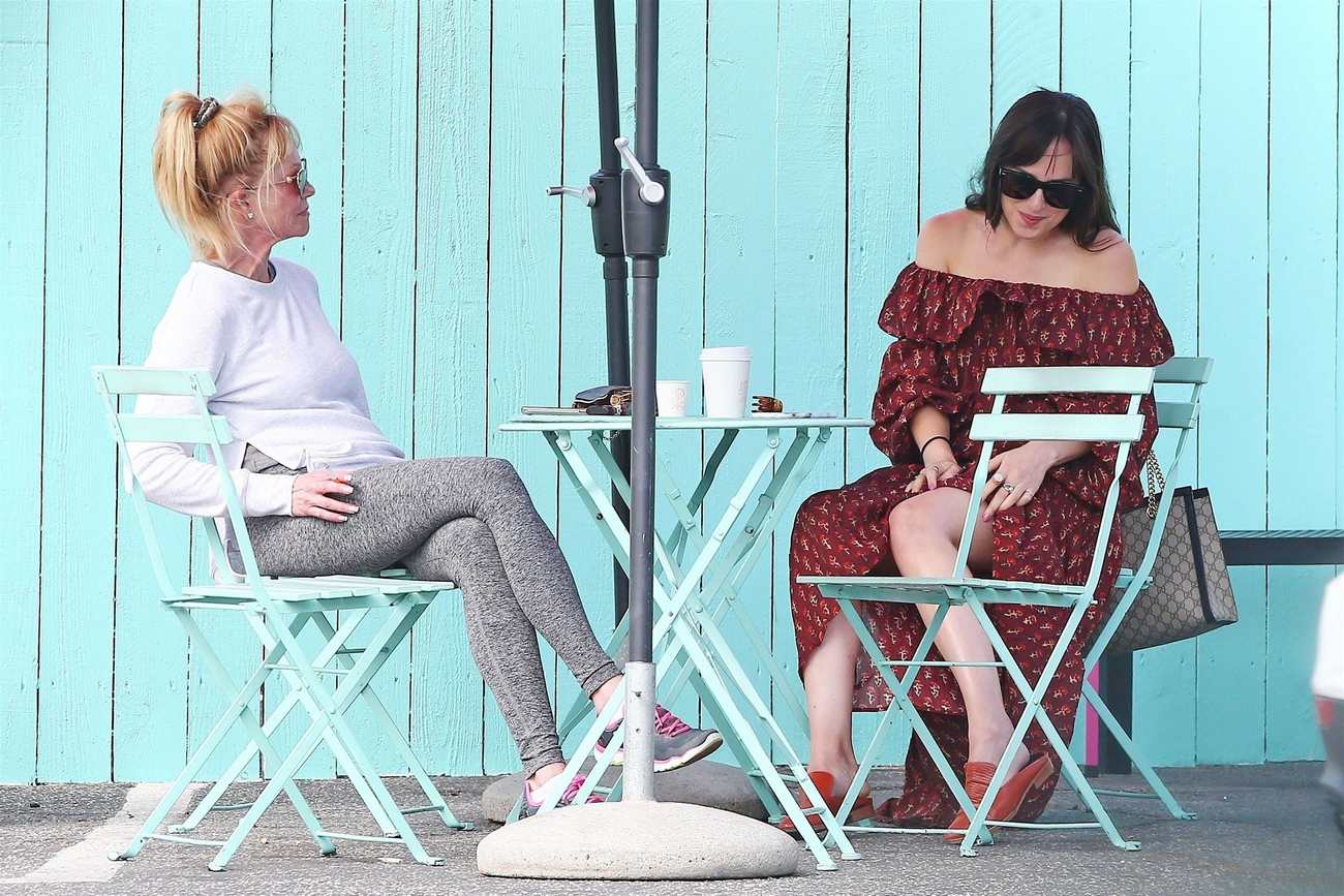 Out_In_West_Hollywood_with_Melanie_-_September_14-01.jpg Out_In_West_Hollywood_with_Melanie_-_September_14-01.jpg