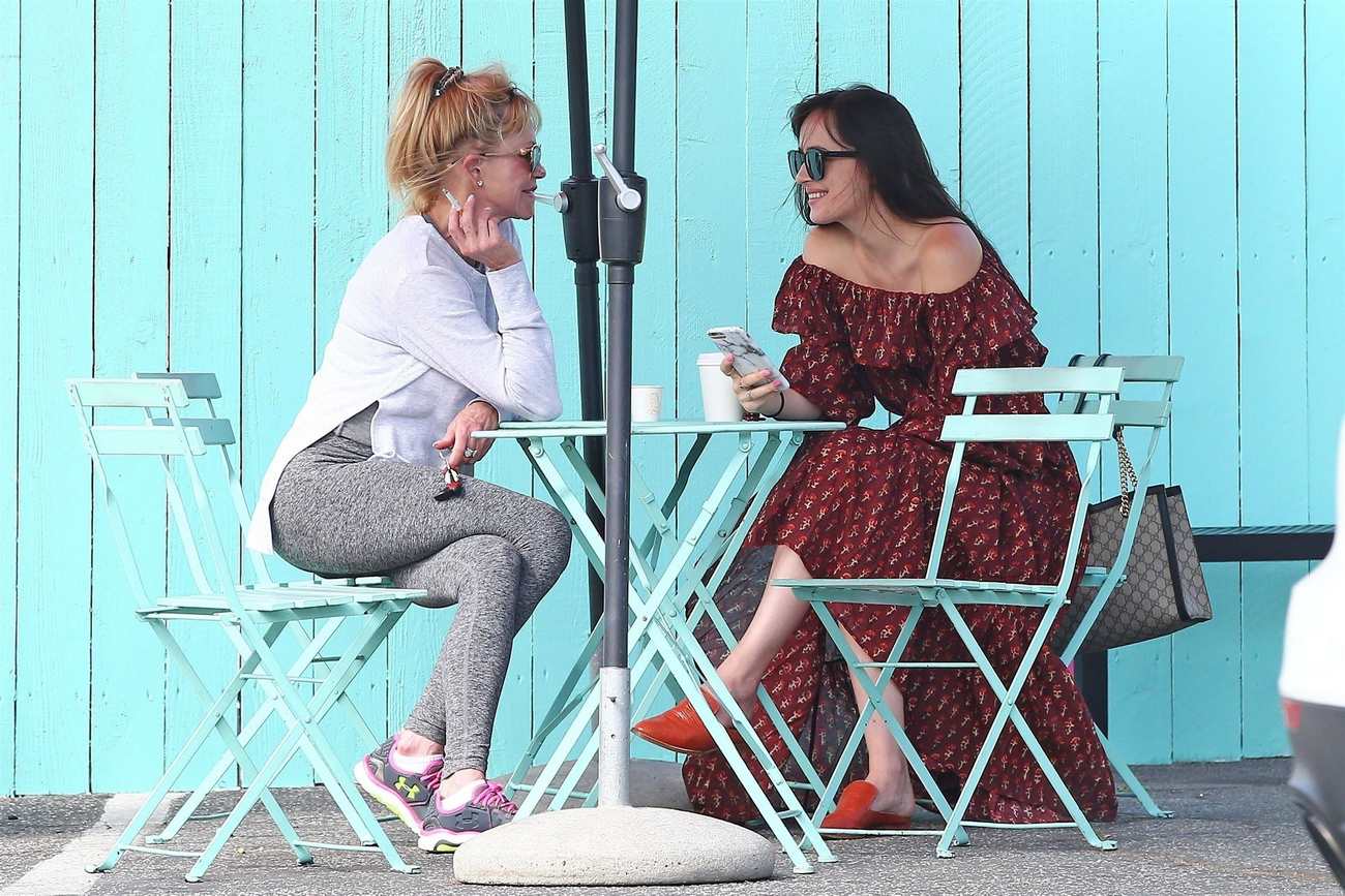 Out_In_West_Hollywood_with_Melanie_-_September_14-04.jpg Out_In_West_Hollywood_with_Melanie_-_September_14-04.jpg