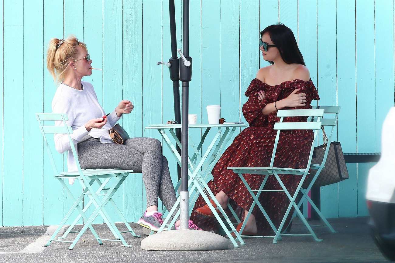 Out_In_West_Hollywood_with_Melanie_-_September_14-05.jpg