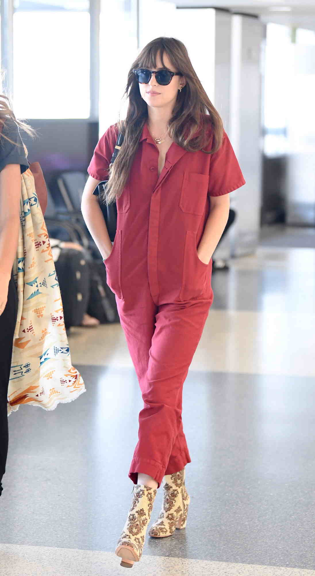 Spotted_at_LAX_Airport_in_Los_Angeles_-_September_53.jpg Spotted_at_LAX_Airport_in_Los_Angeles_-_September_53.jpg