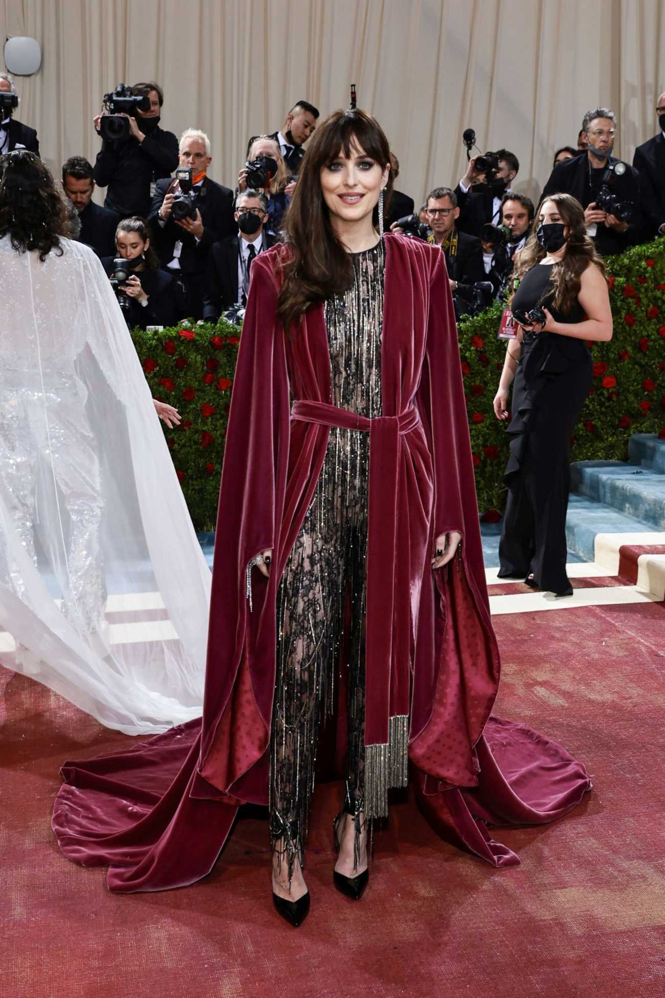 The_2022_Met_Gala_Celebrating_In_America_An_Anthology_of_Fashion_-_Arrivals01.jpg The_2022_Met_Gala_Celebrating_In_America_An_Anthology_of_Fashion_-_Arrivals01.jpg