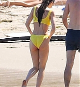 5BMQ5D_Dakota_Johnson___Bikini_in_Malibu_06232024_09.jpg