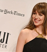 Dakota_Johnson_-_2021_Gotham_Awards32.jpg