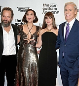 Dakota_Johnson_-_2021_Gotham_Awards33.jpg