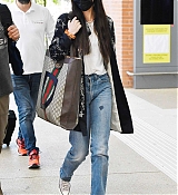 Dakota_Johnson_-_Arrives_at_Venice_s_Marco_Polo_Airport_09032021_00001.jpg