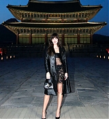 Dakota_Johnson_-_Gucci_Cruise_2024_Fashion_Show_In_Seoul_May_162C_202301.jpg