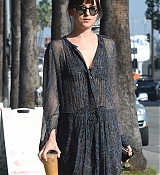 Dakota_Johnson_-_In_Hollywood_-_October_252C_2018-04.jpg