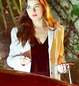Dakota_Johnson_-_In_Los_Angeles_on_December_3-06.jpg