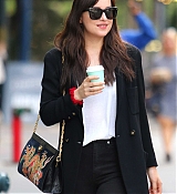 Dakota_Johnson_-_In_NYC_on_October_5-10.jpg