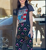 Dakota_Johnson_-_Out_in_Malibu_0407202302.jpg