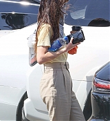 Dakota_Johnson_-_Out_in_Malibu_04192021_02.jpg