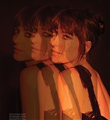 Dakota_Johnson_-_The_Hollywood_Reporter_November_202107.jpg