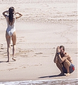 Dakota_Johnson_-_Vacation_In_Puerto_Vallarta_02202024_07.jpg