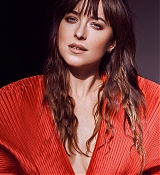 Dakota_Johnson_-_Vanity_Fair_Italy2C_December_2018-04.jpg