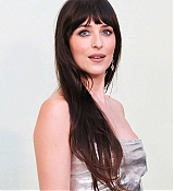 Dakota_Johnson_-_attends_the_L_A__premiere_of_Splitsville2C_Los_Angeles_CA_-_August_192C_2025_42.jpg