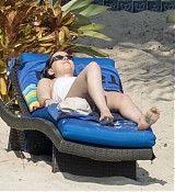 Filename=Dakota_Johnson_-_wearing_a_bikini_at_a_beach_in_Miami_on_April_2-143.jpg
Filesize=216KiB
Dimensions=1600x1304
Date added=Apr 04, 2017 Dakota_Johnson_-_wearing_a_bikini_at_a_beach_in_Miami_on_April_2-143.jpg