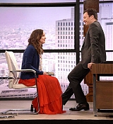 Dakota_Johnson_on_Tonight_Show_with_Jimmy_Fallon_Stills_-_January_312C_2017-01.jpg