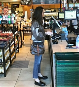 Shopping_In_Los_Angeles_-_March_23-06.jpg